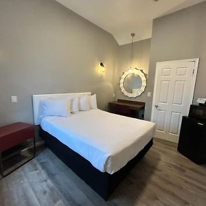 Penn Lodge Hotel & Suites Philadelphia - Bensalem